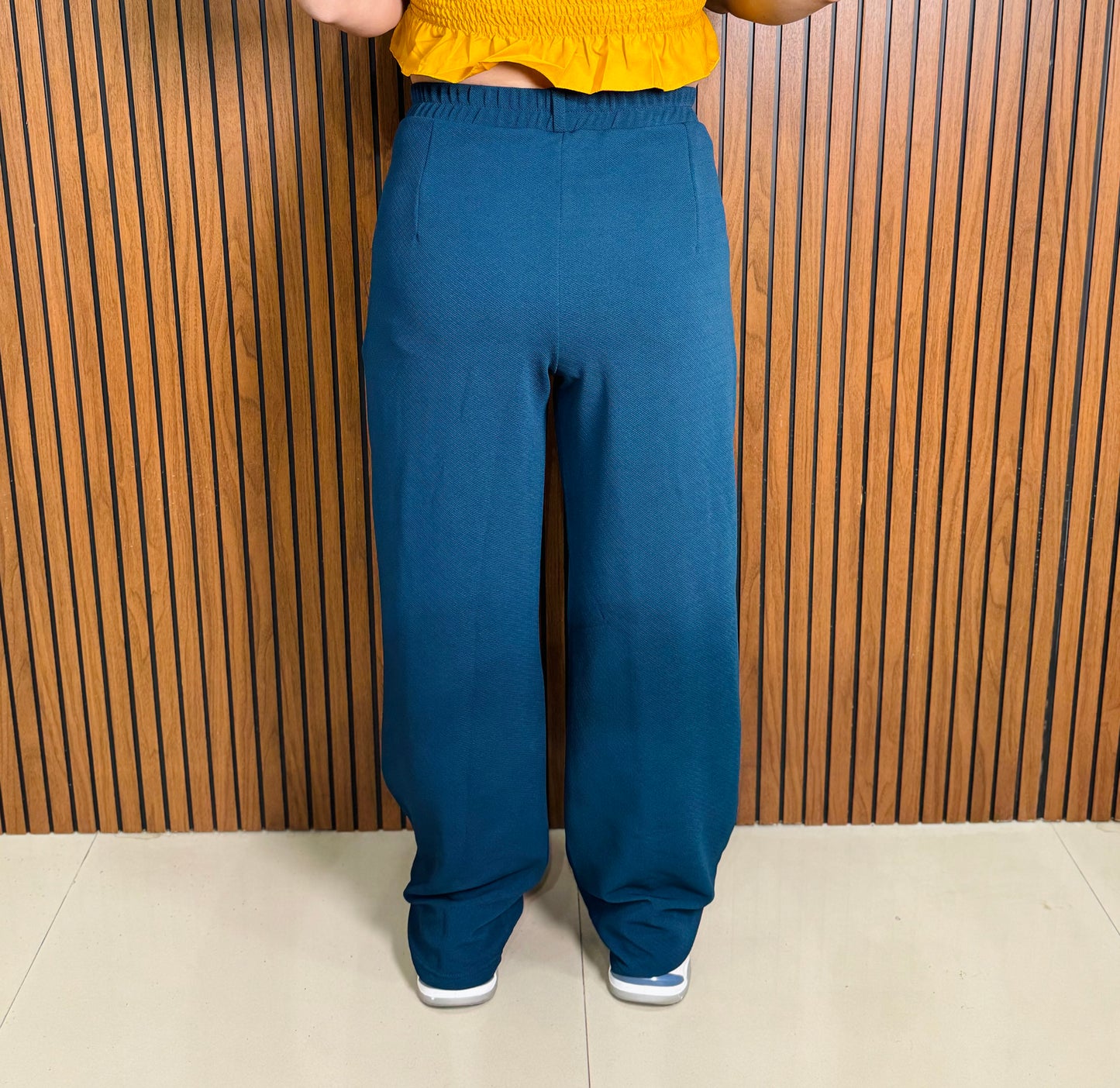 Dream Design Comfortable Women's Trousers with Elastic Waist & Side Pockets