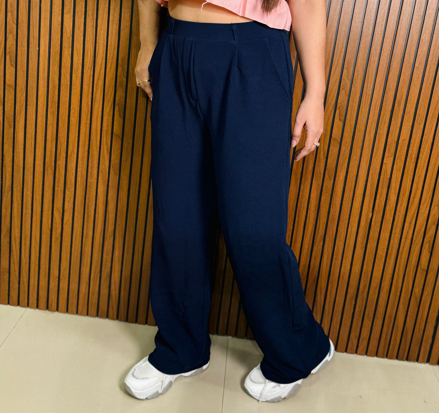 Dream Design Comfortable Women's Trousers with Elastic Waist & Side Pockets